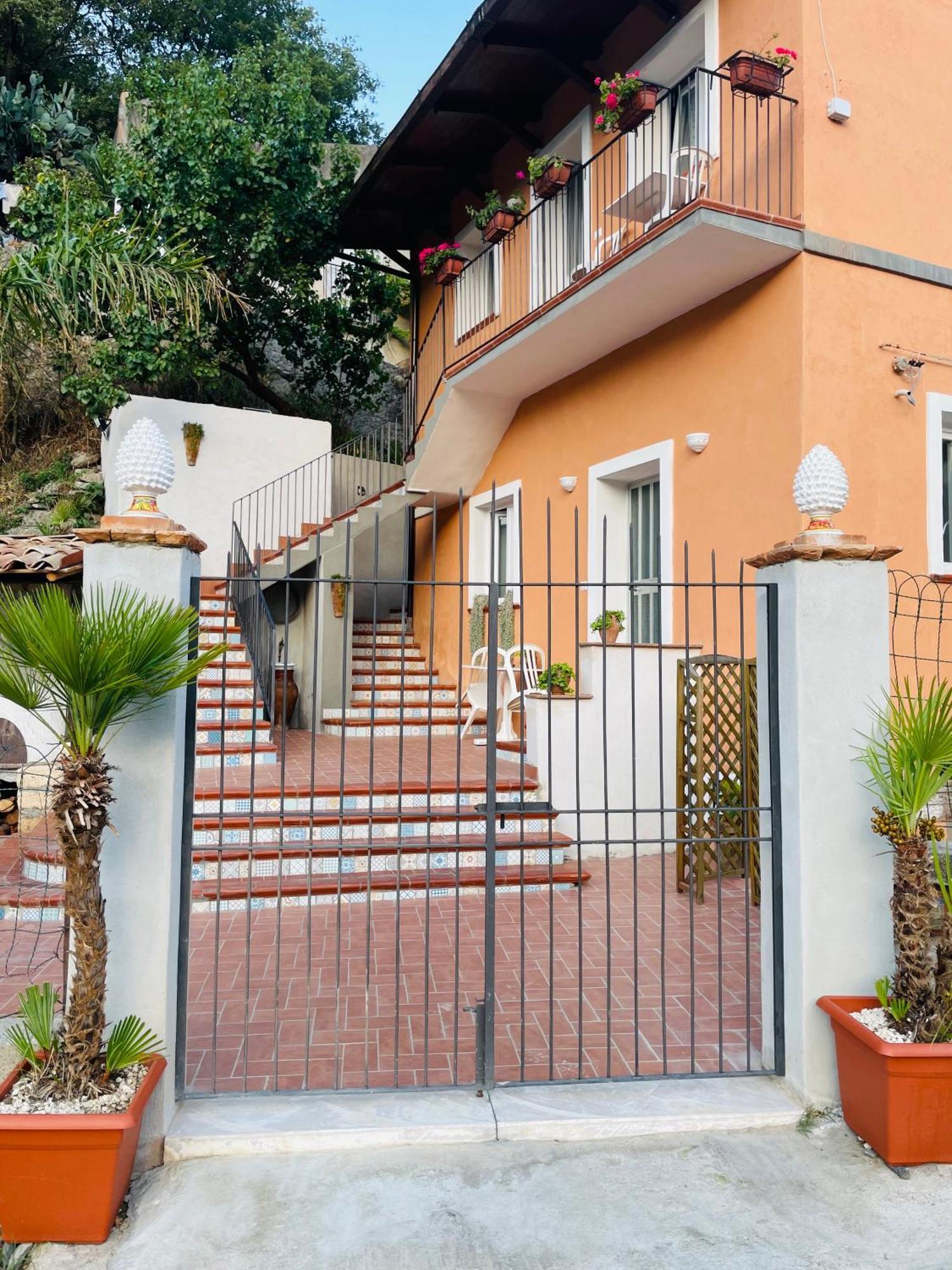 Villa Le Maioliche Saponara Exterior foto