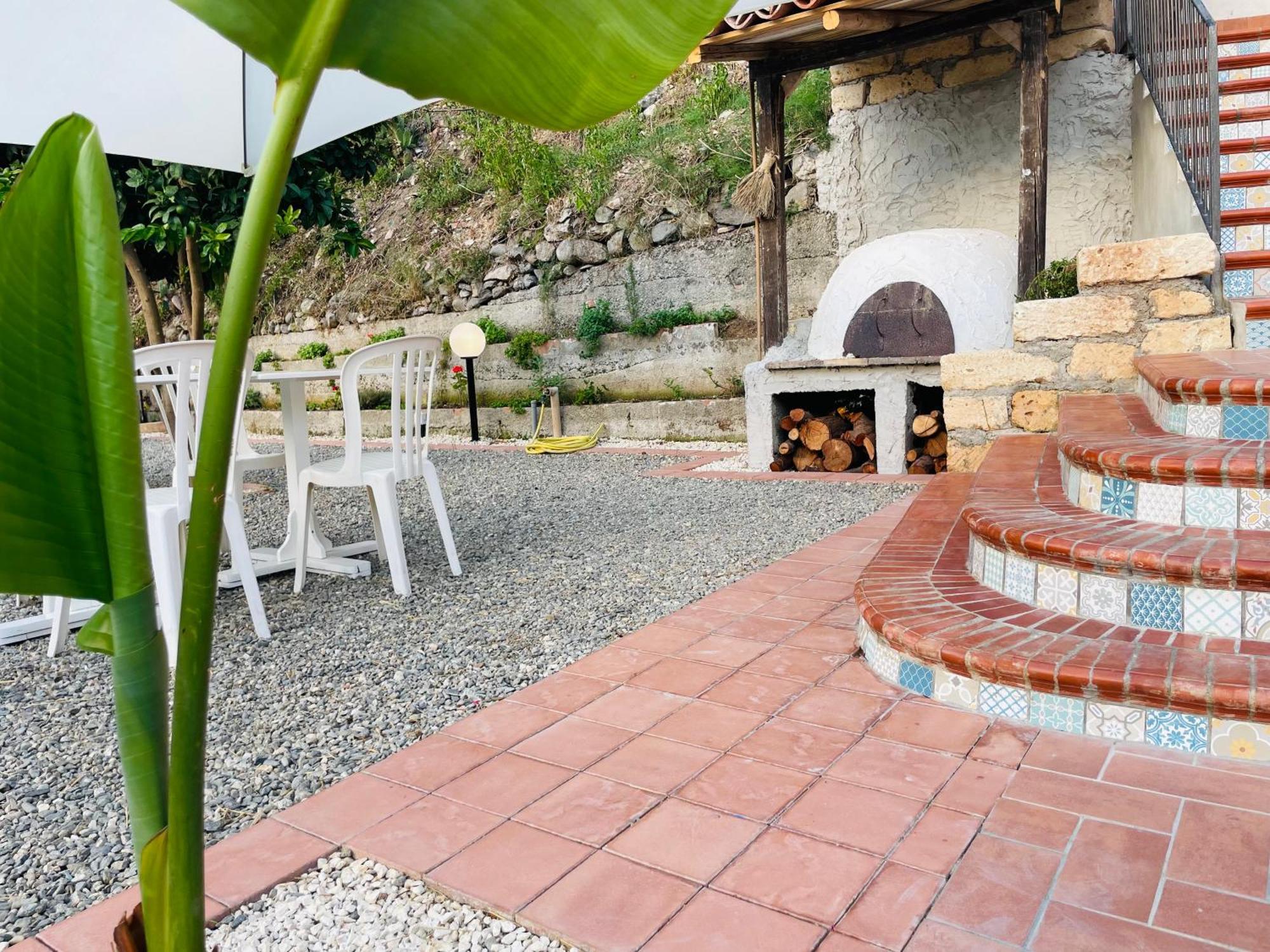 Villa Le Maioliche Saponara Exterior foto